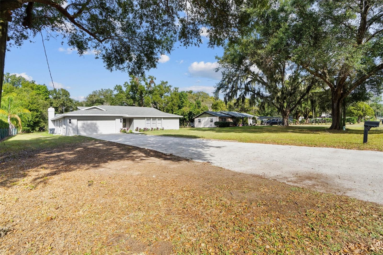 1106 Hummingbird Ln