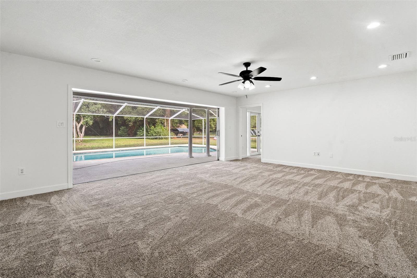 1106 Hummingbird Ln photo 5