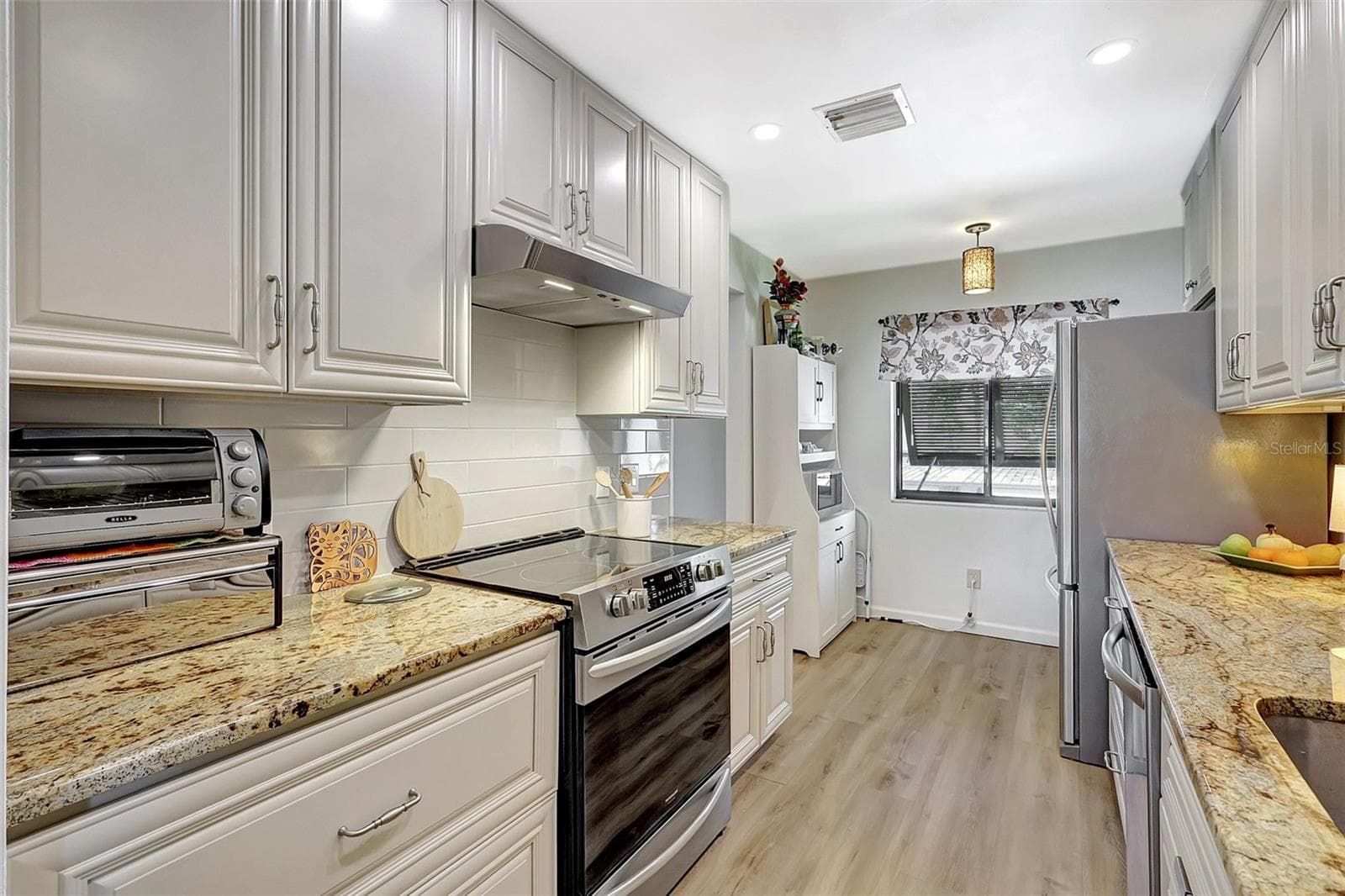 4646 Longwater Chase #98 photo 4