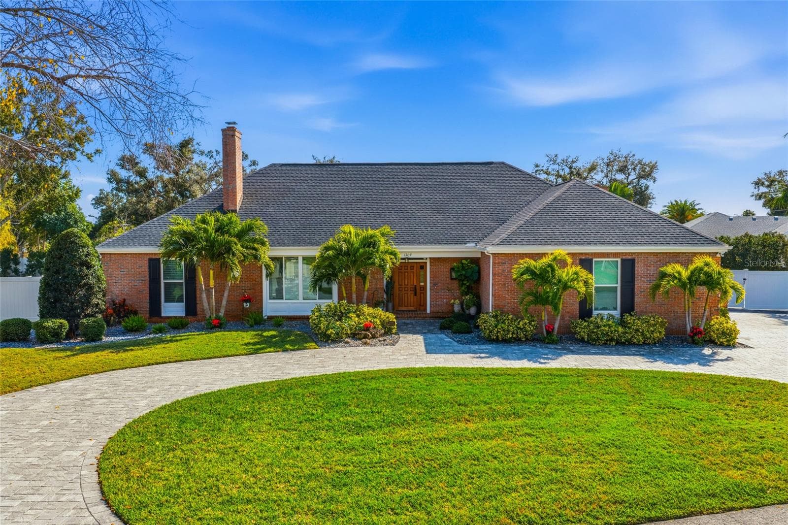 1307 Riverview Cir