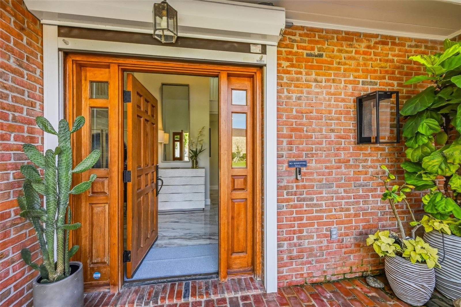 1307 Riverview Cir photo 4