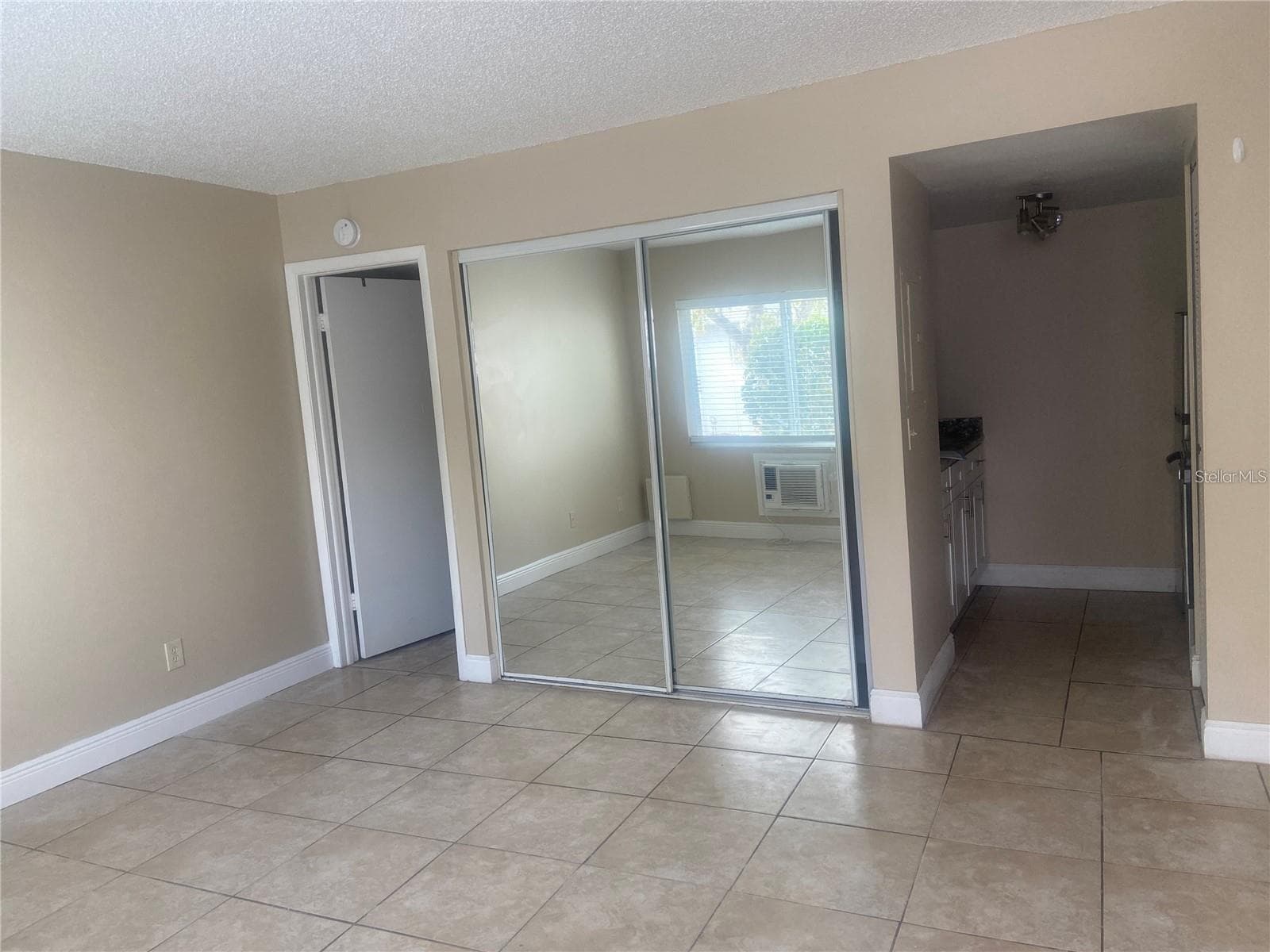 4133 Dolphin Dr #4133 photo 3