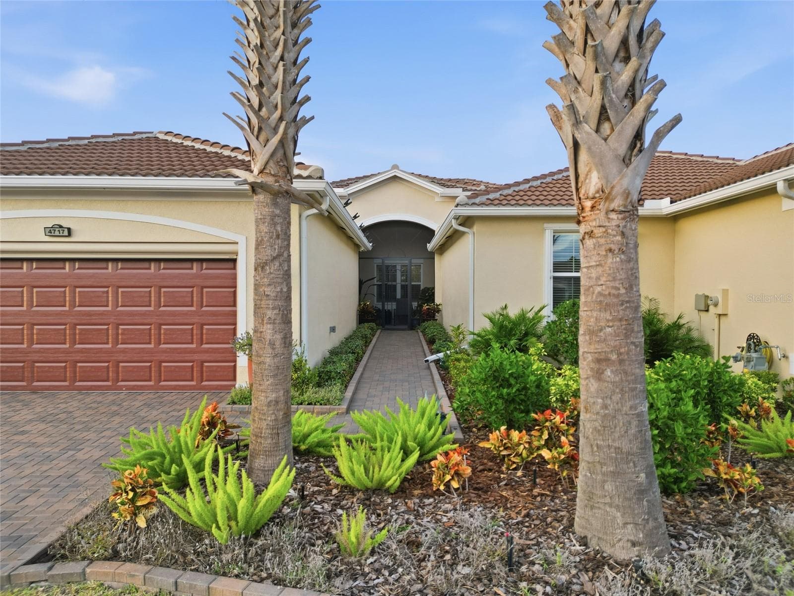 4717 Avila Lakes Dr