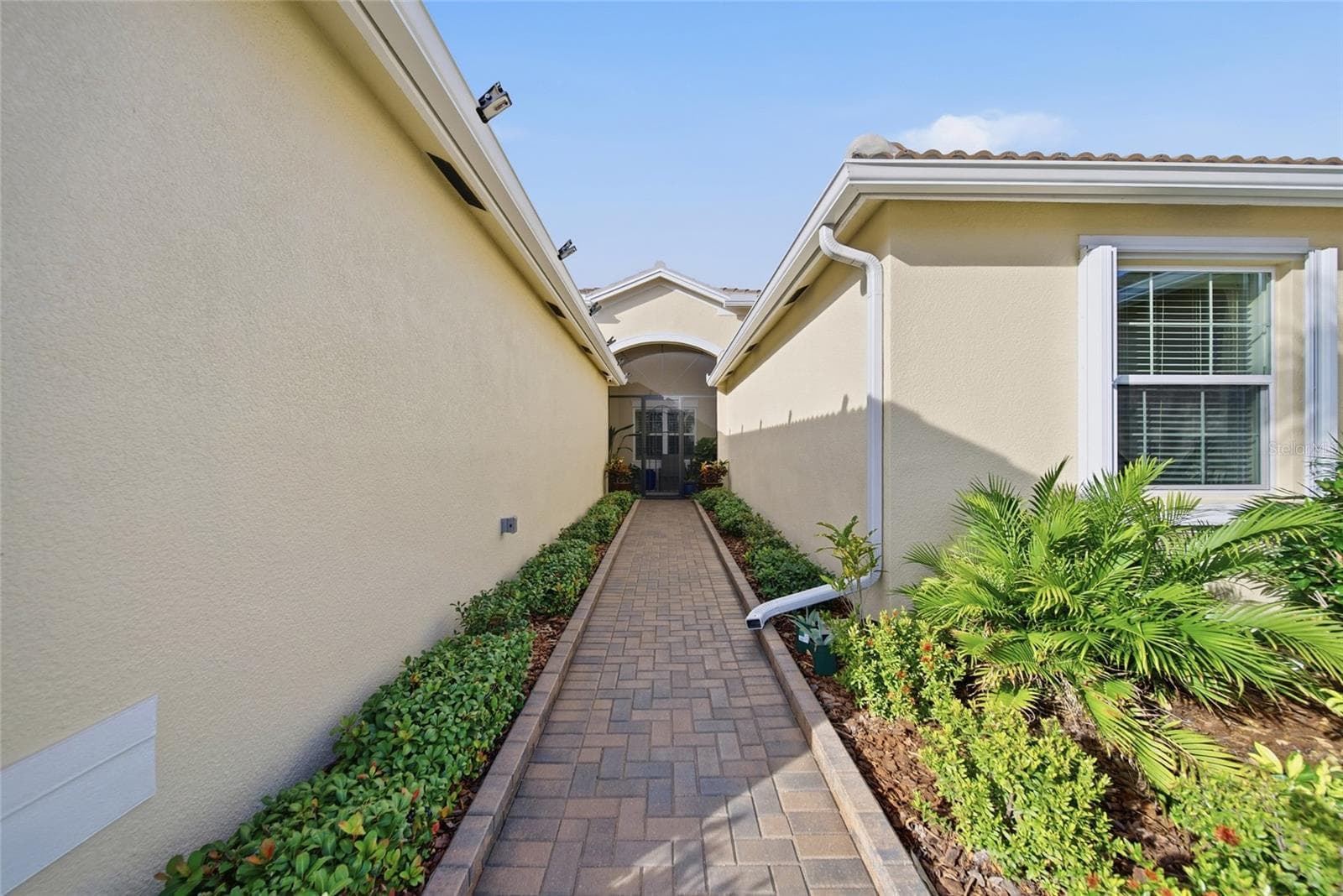 4717 Avila Lakes Dr photo 3