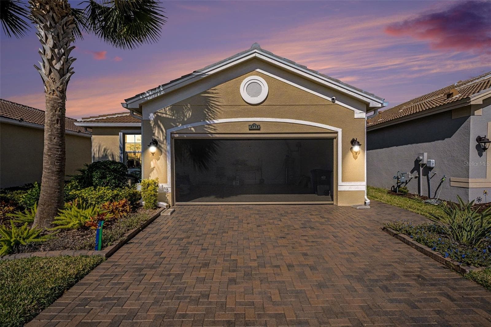 4715 Avila Lakes Dr