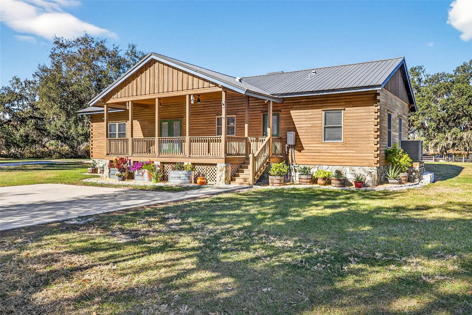 6750 Sutton Oaks Ln photo 3