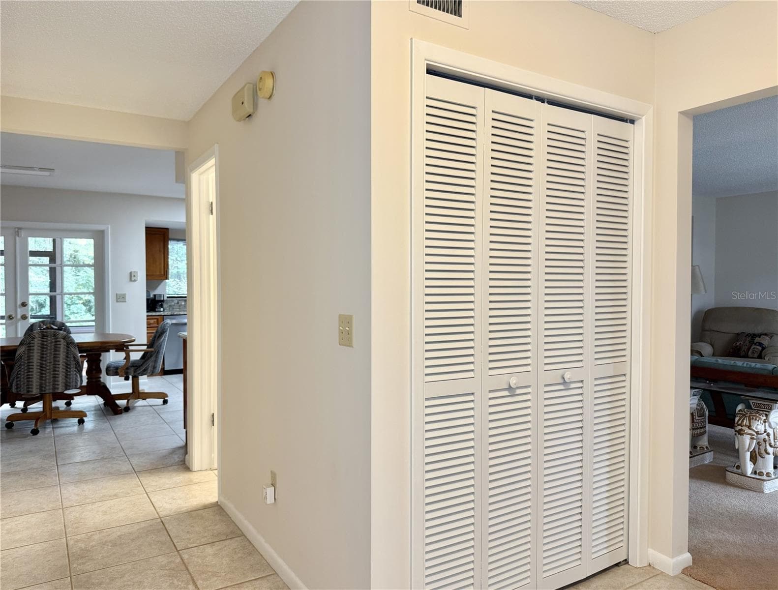 6101 Soaring Avenue photo 3