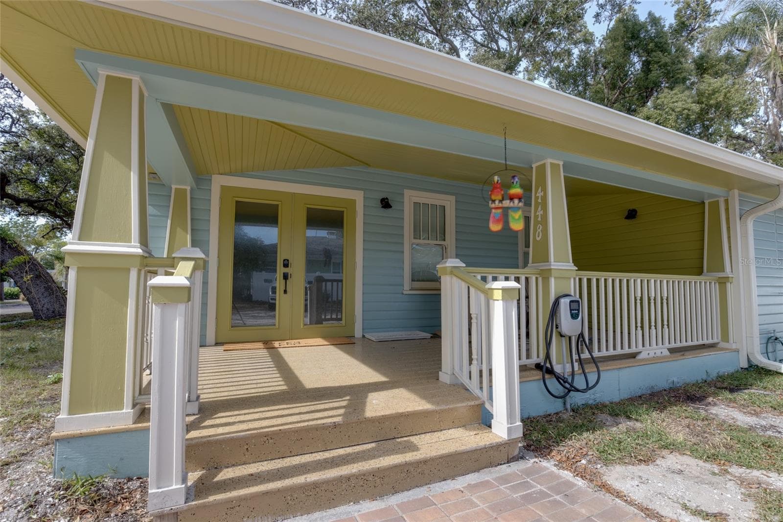 448 Locklie St photo 4