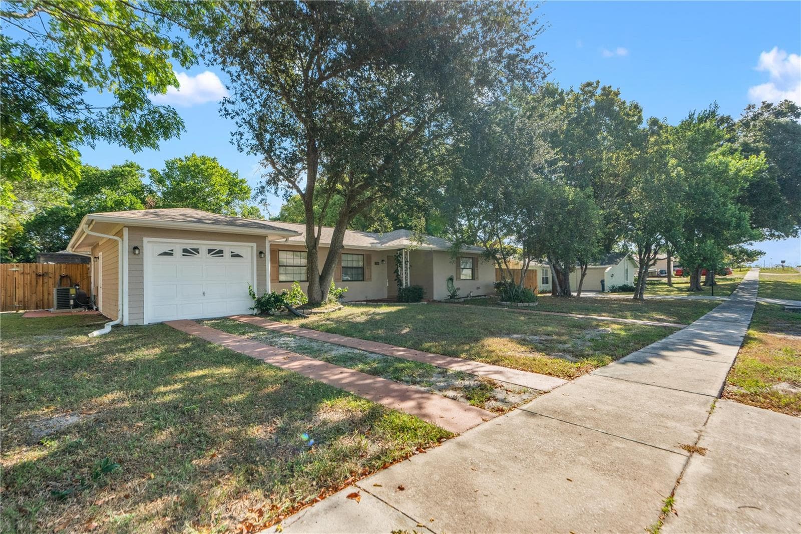 7369 Tarrytown Dr photo 2