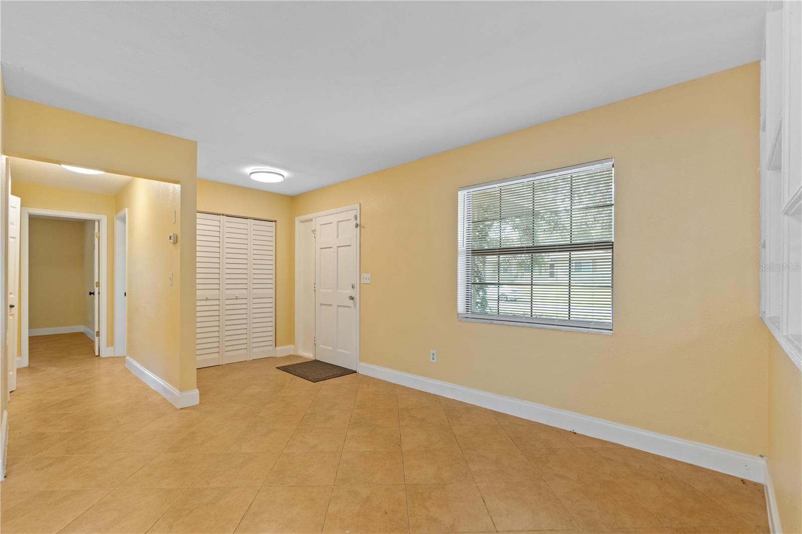 7369 Tarrytown Dr photo 3