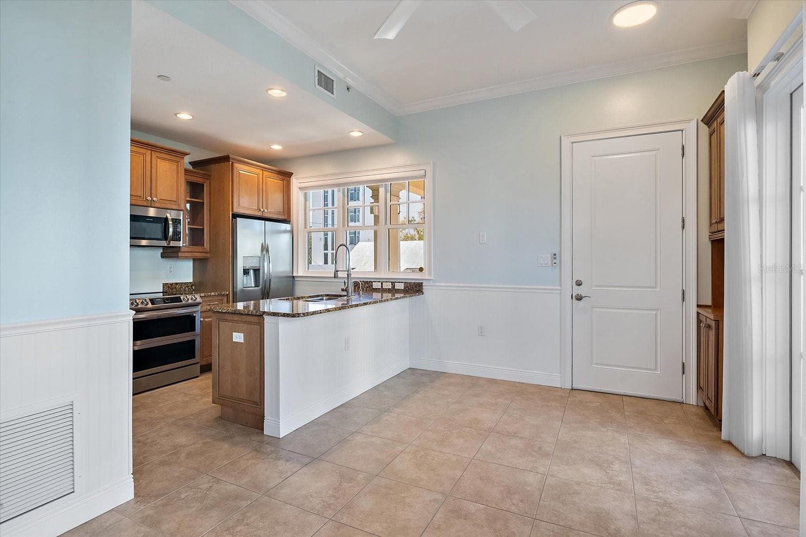 445 N Orange Ave #210 photo 4
