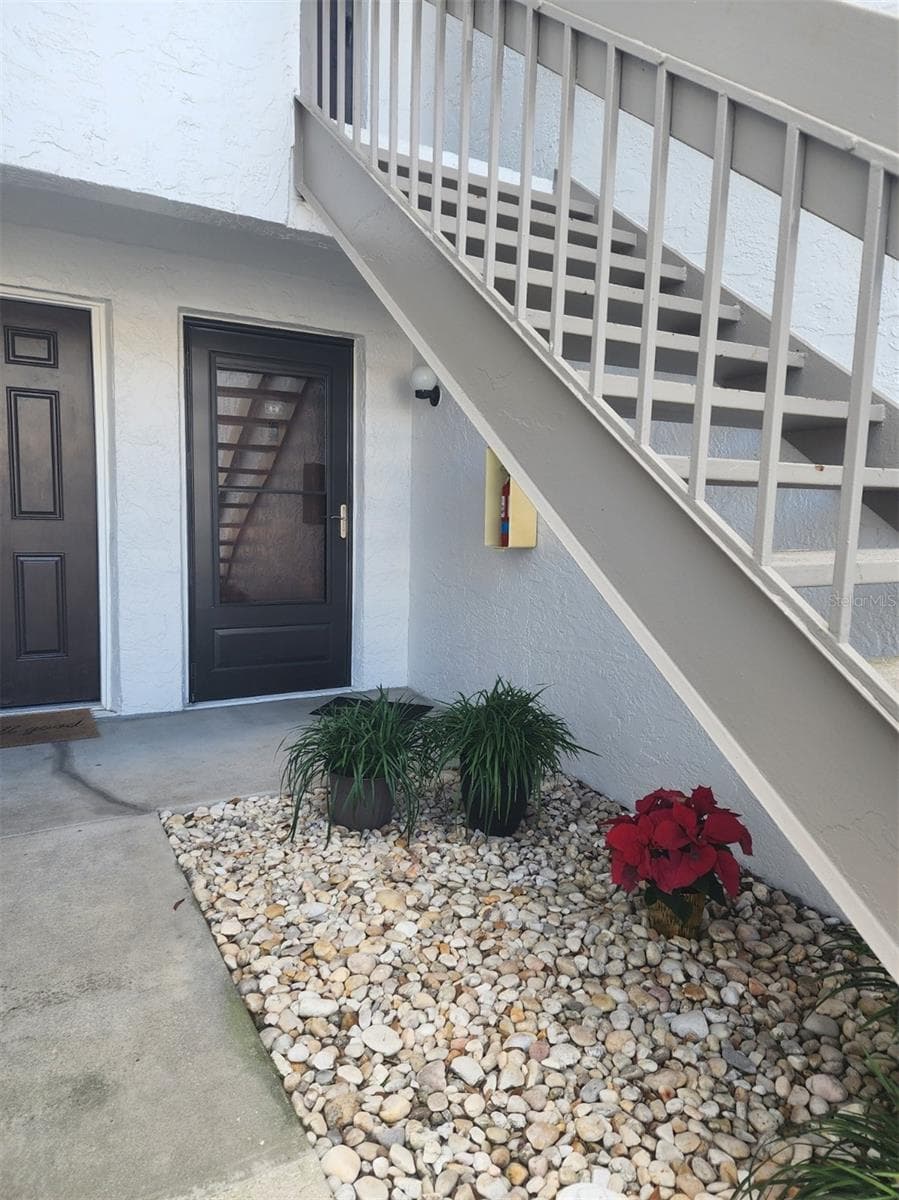 2132 Lakewood Club Dr S #8B