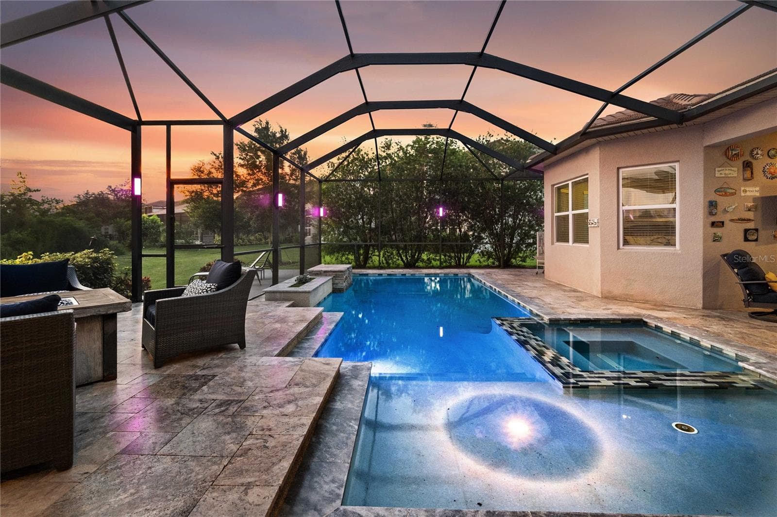 2611 Coco Palm Cir photo 4