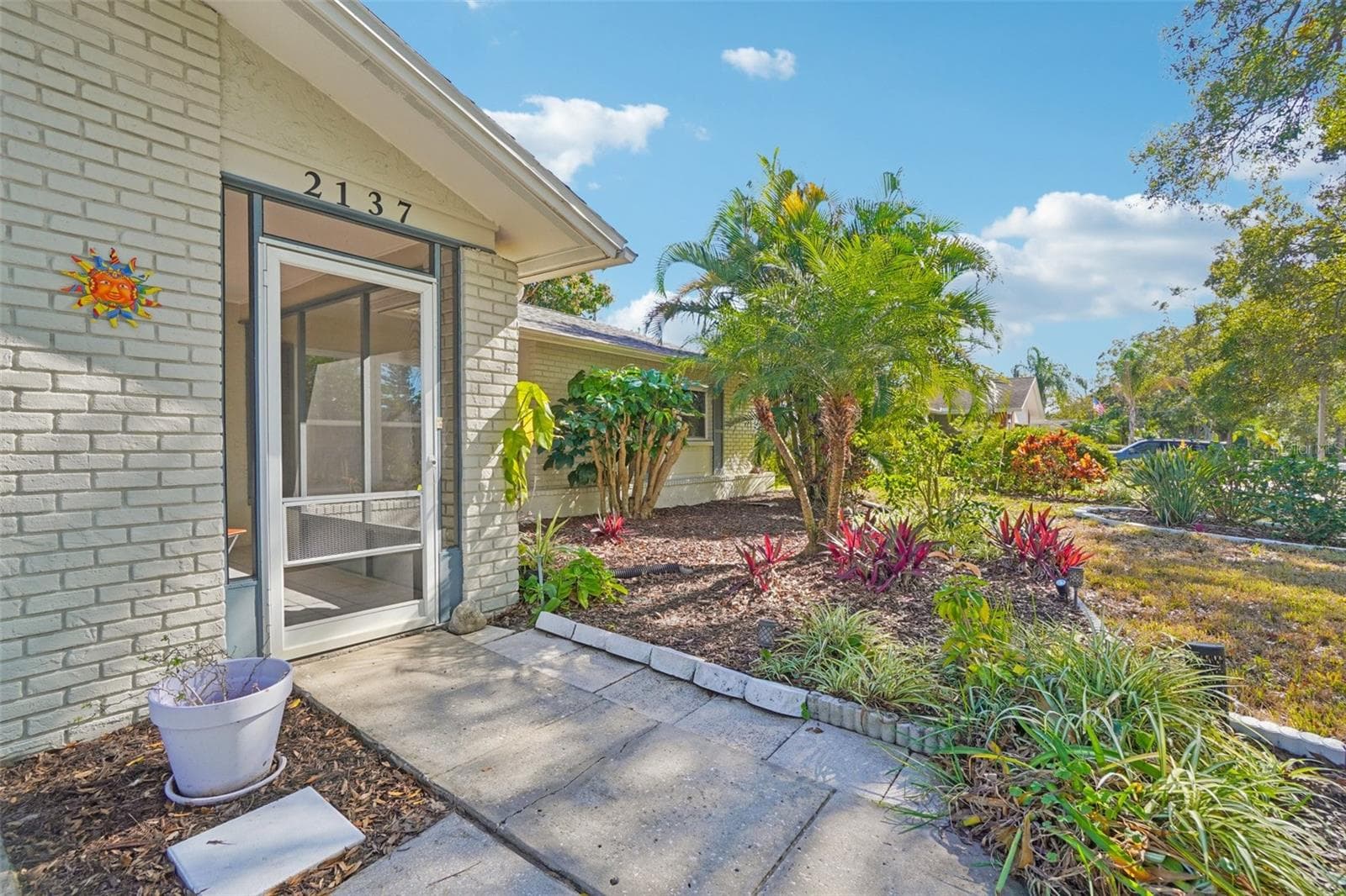 2137 Malcolm Dr