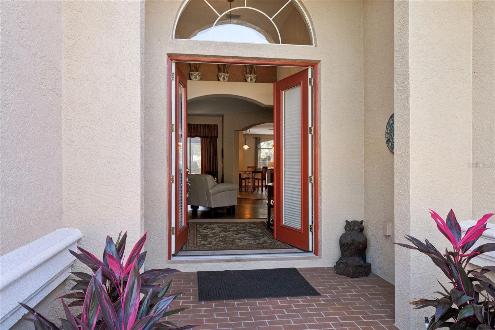 1430 Beaconsfield Dr photo 4