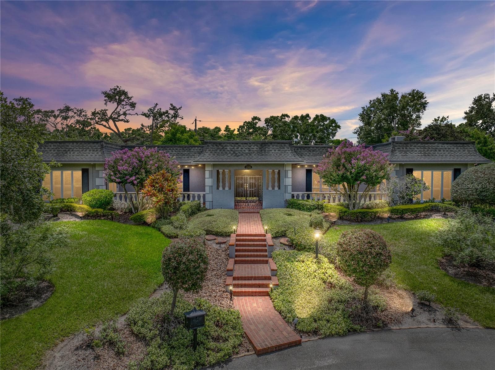 1249 Lake Point Dr photo 3