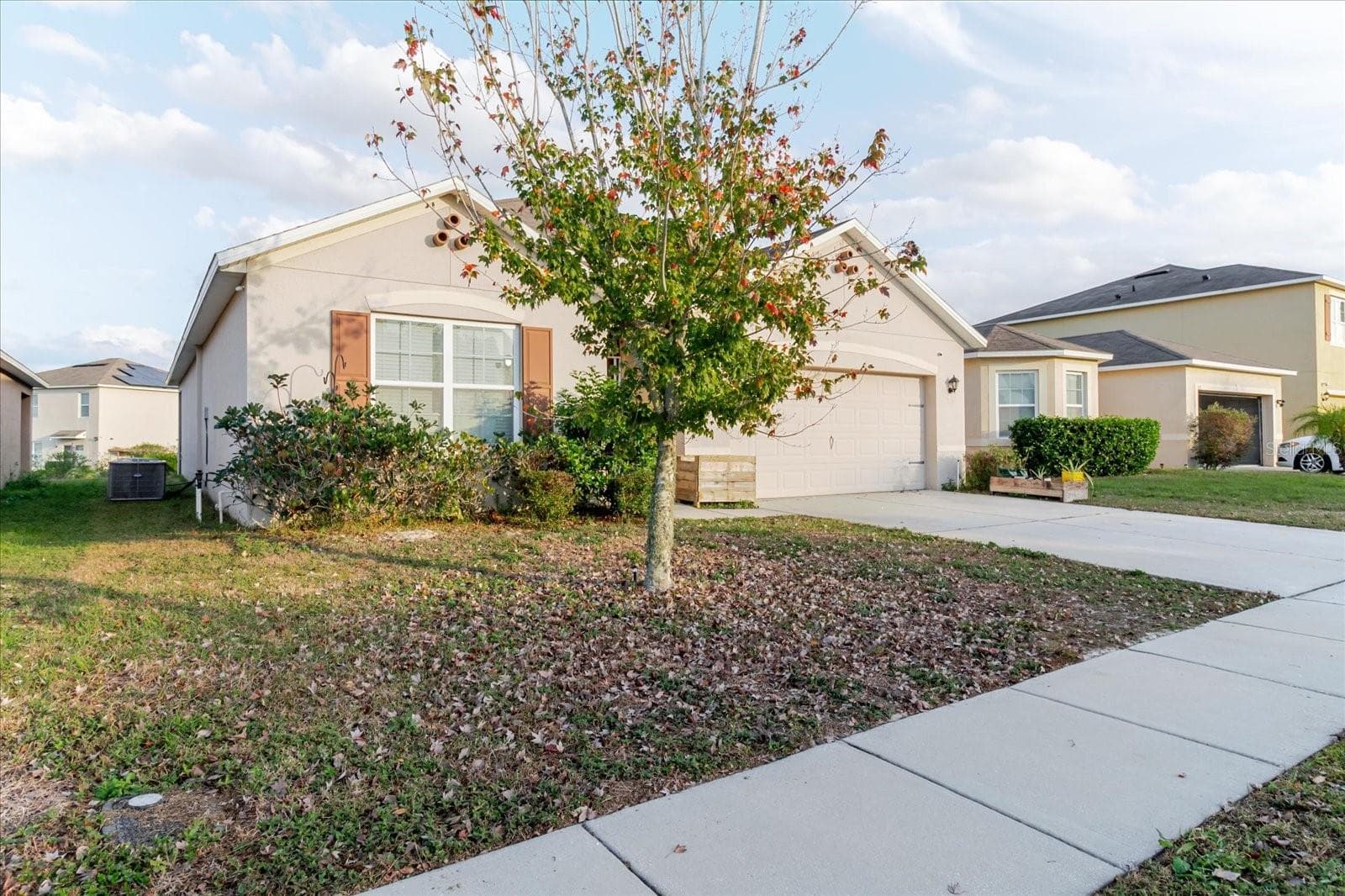 525 Squires Grove Dr photo 4