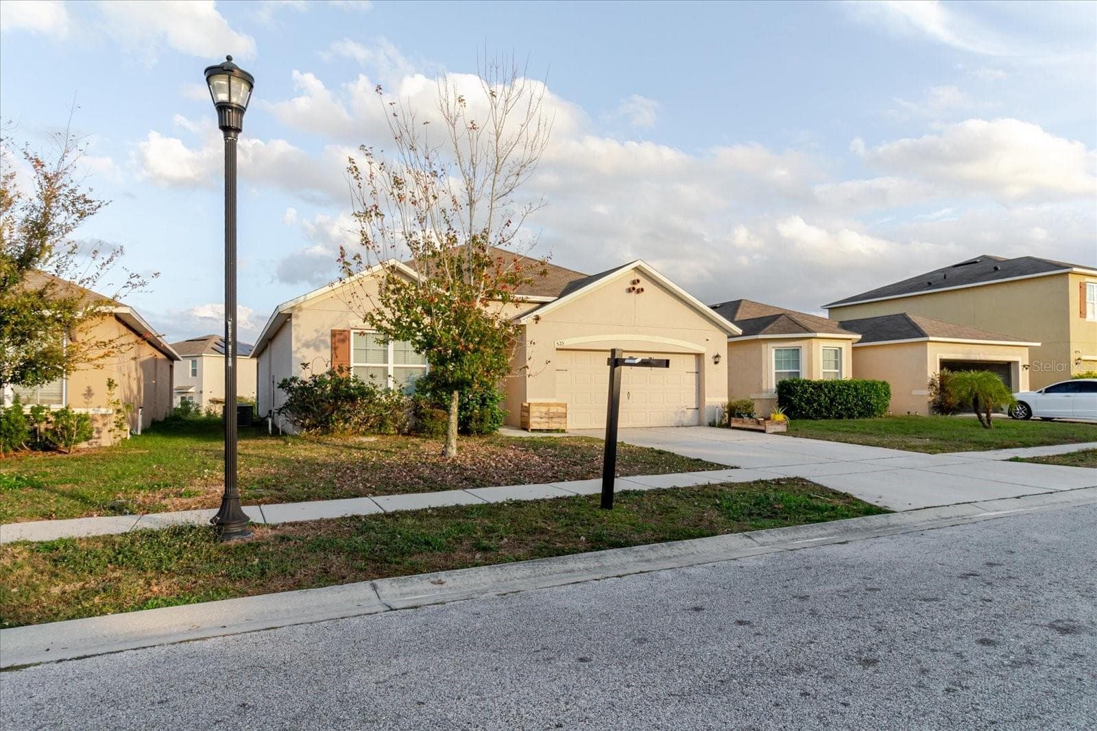525 Squires Grove Dr photo 5