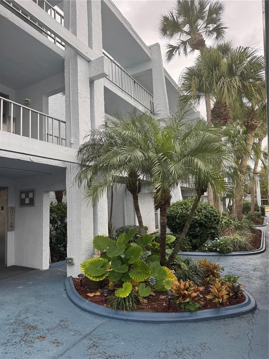 225 Country Club Dr #C326 photo 5