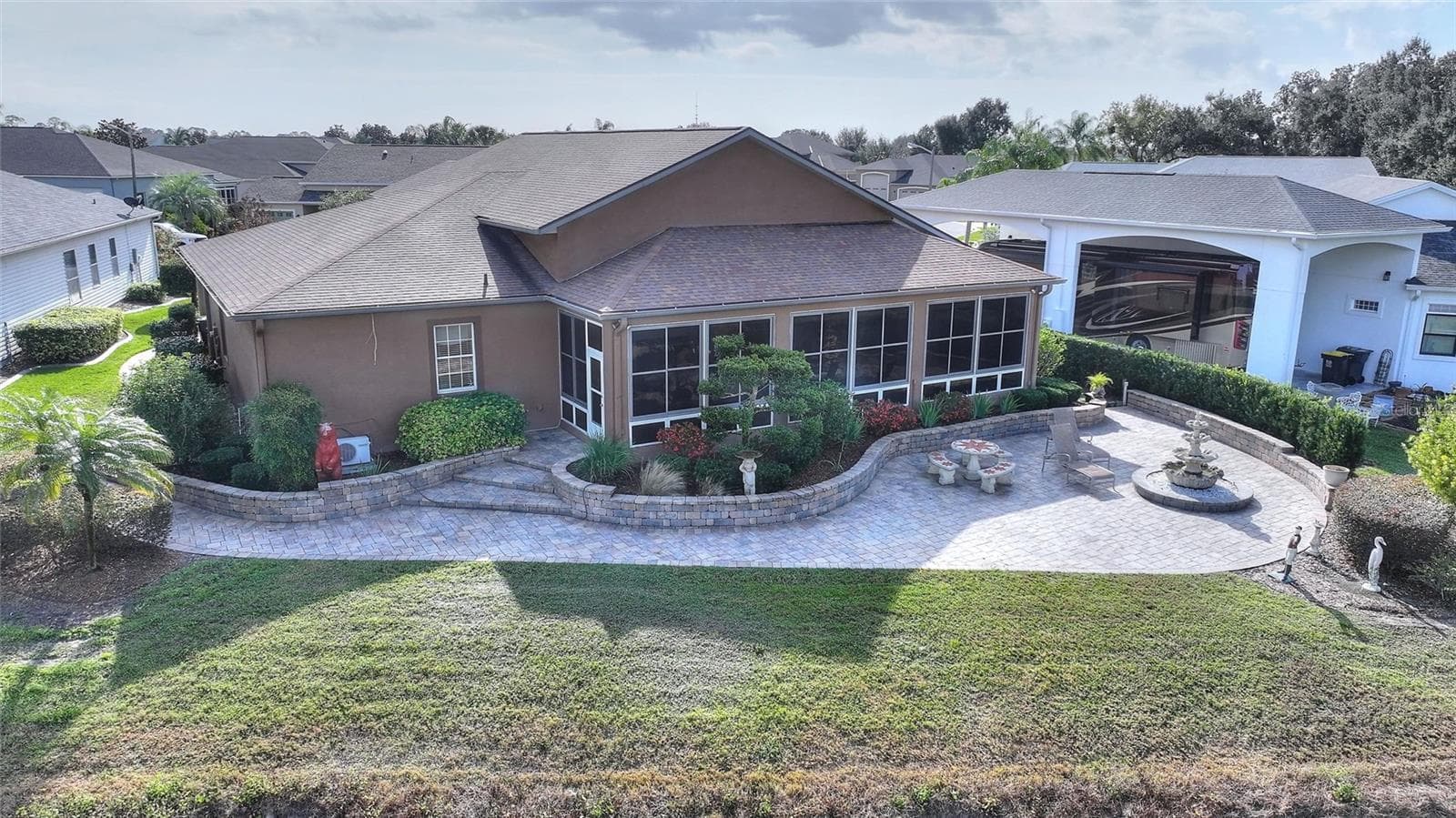 370 Meandering Way photo 5