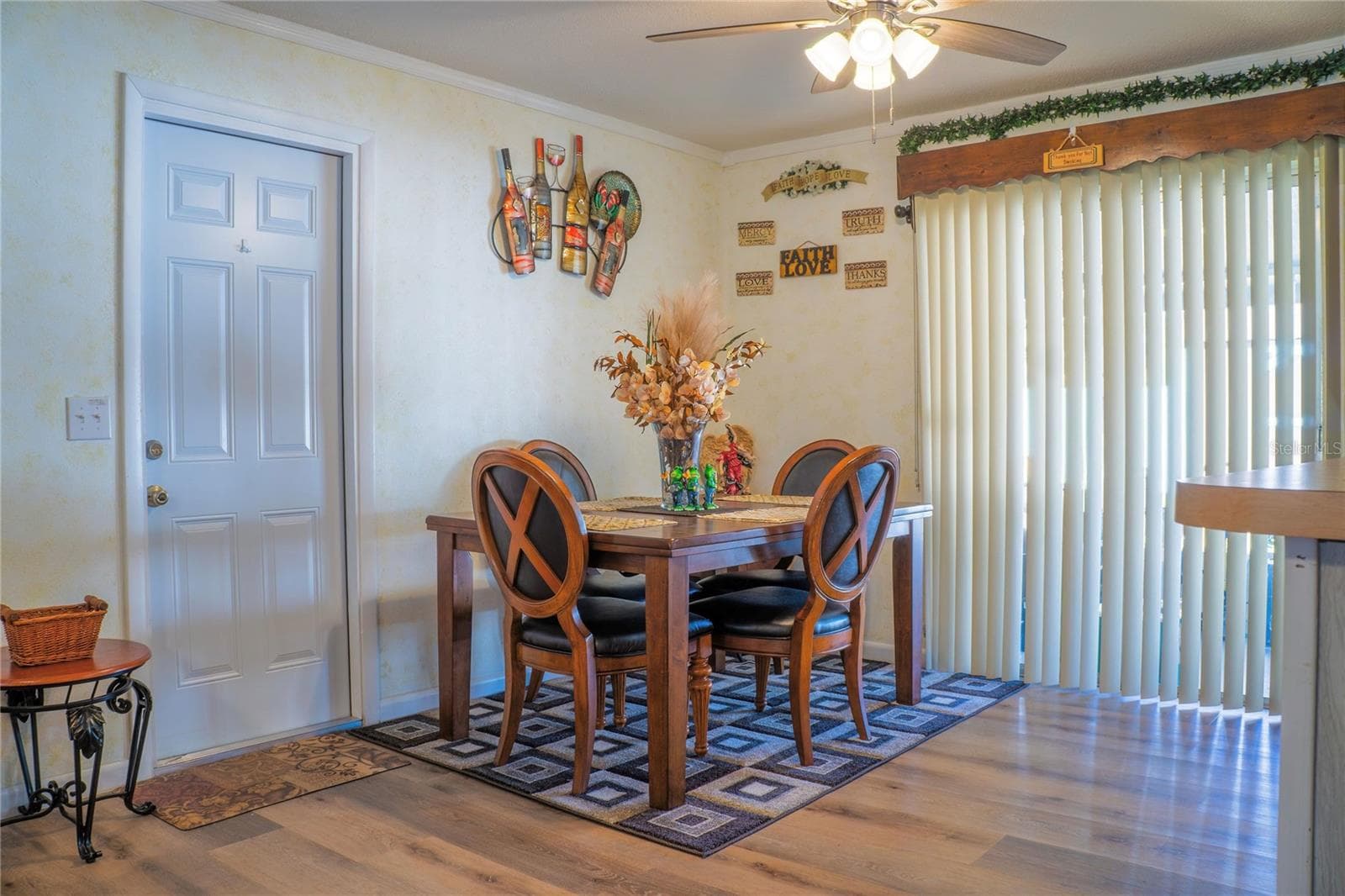 27197 Simona Ave photo 4