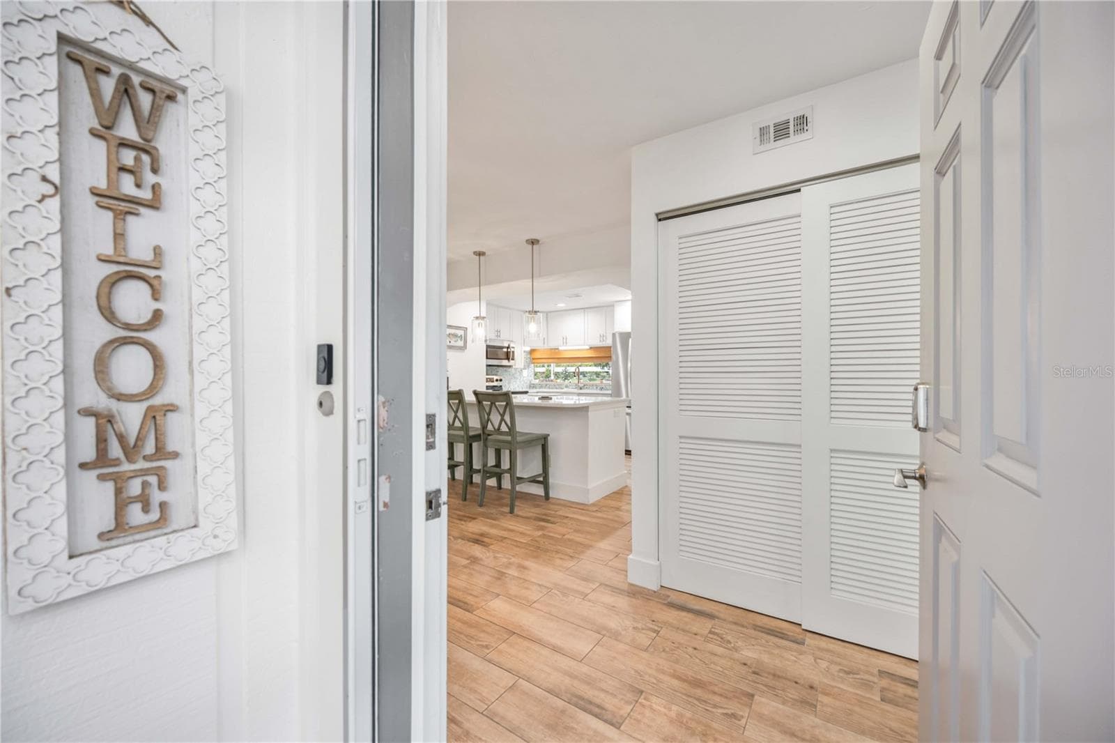 1166 W Peppertree Dr #112D photo 3