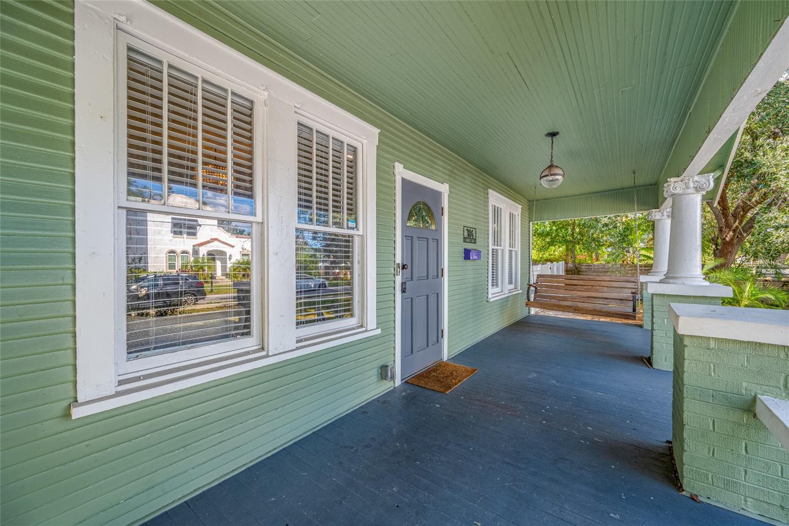 304 W Henry Ave
