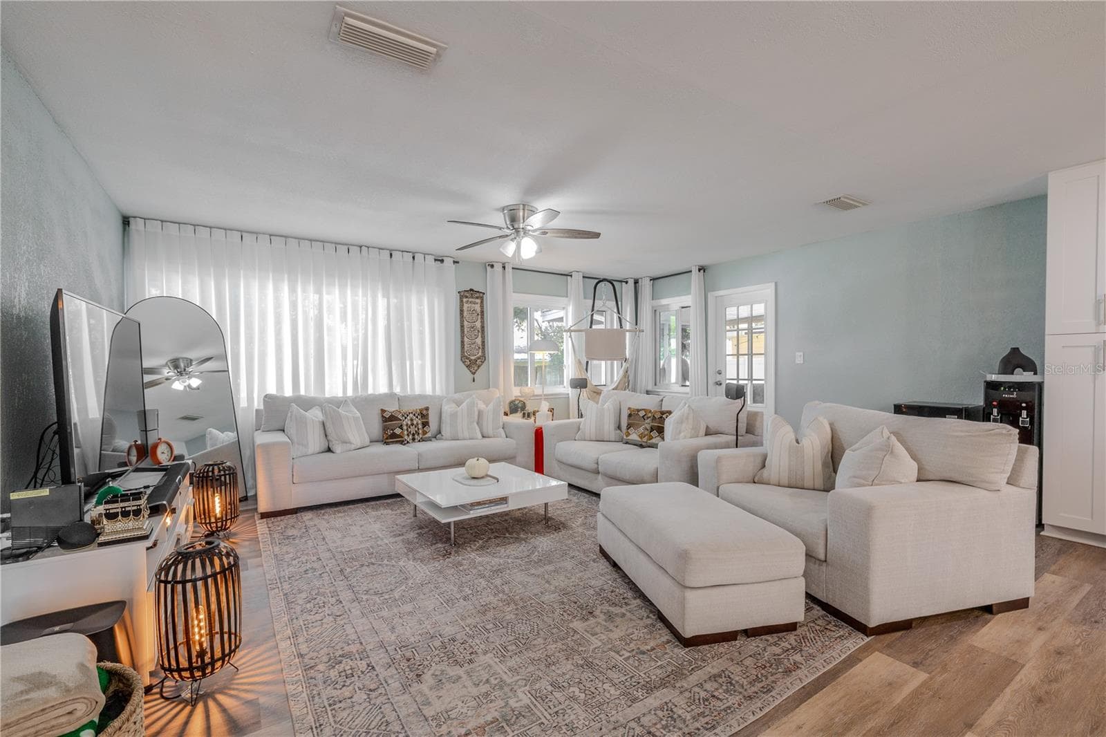 11615 Park Blvd photo 5