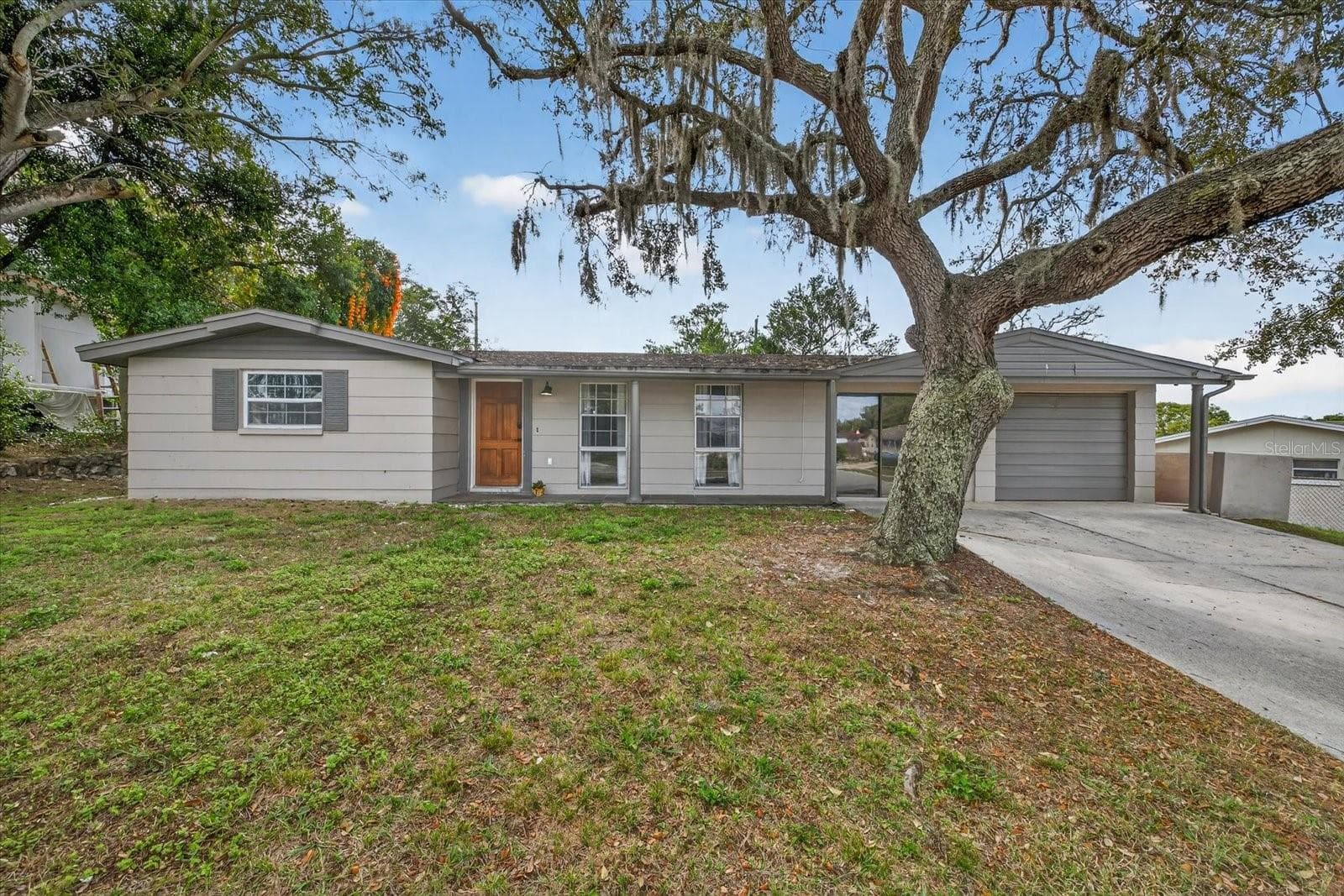 5404 Front Dr