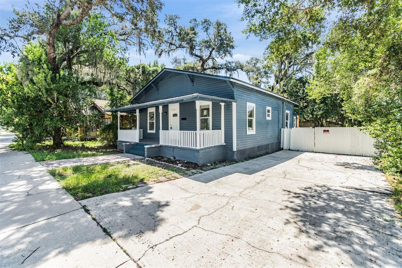 703 E Lake Ave
