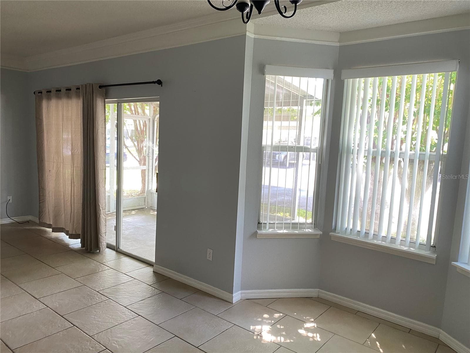 62 Emerald Bay Dr photo 4