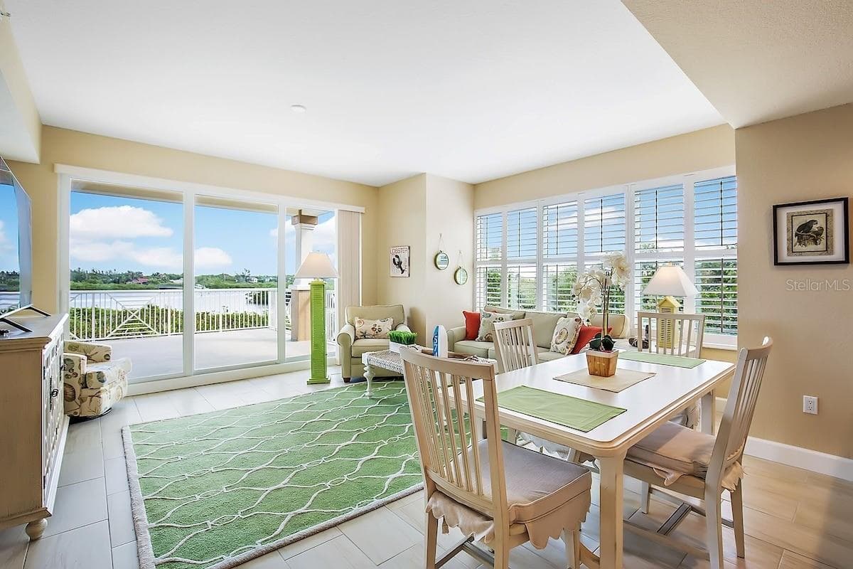 19519 Gulf Blvd #206 photo 4