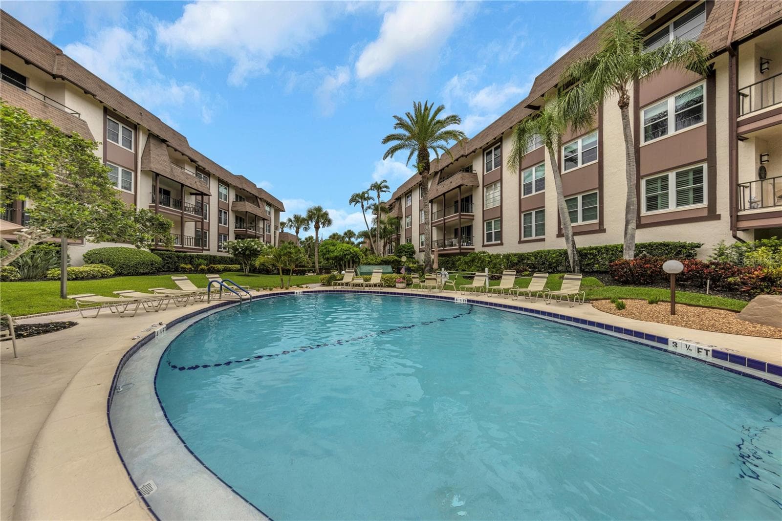 3035 Countryside Blvd #16B