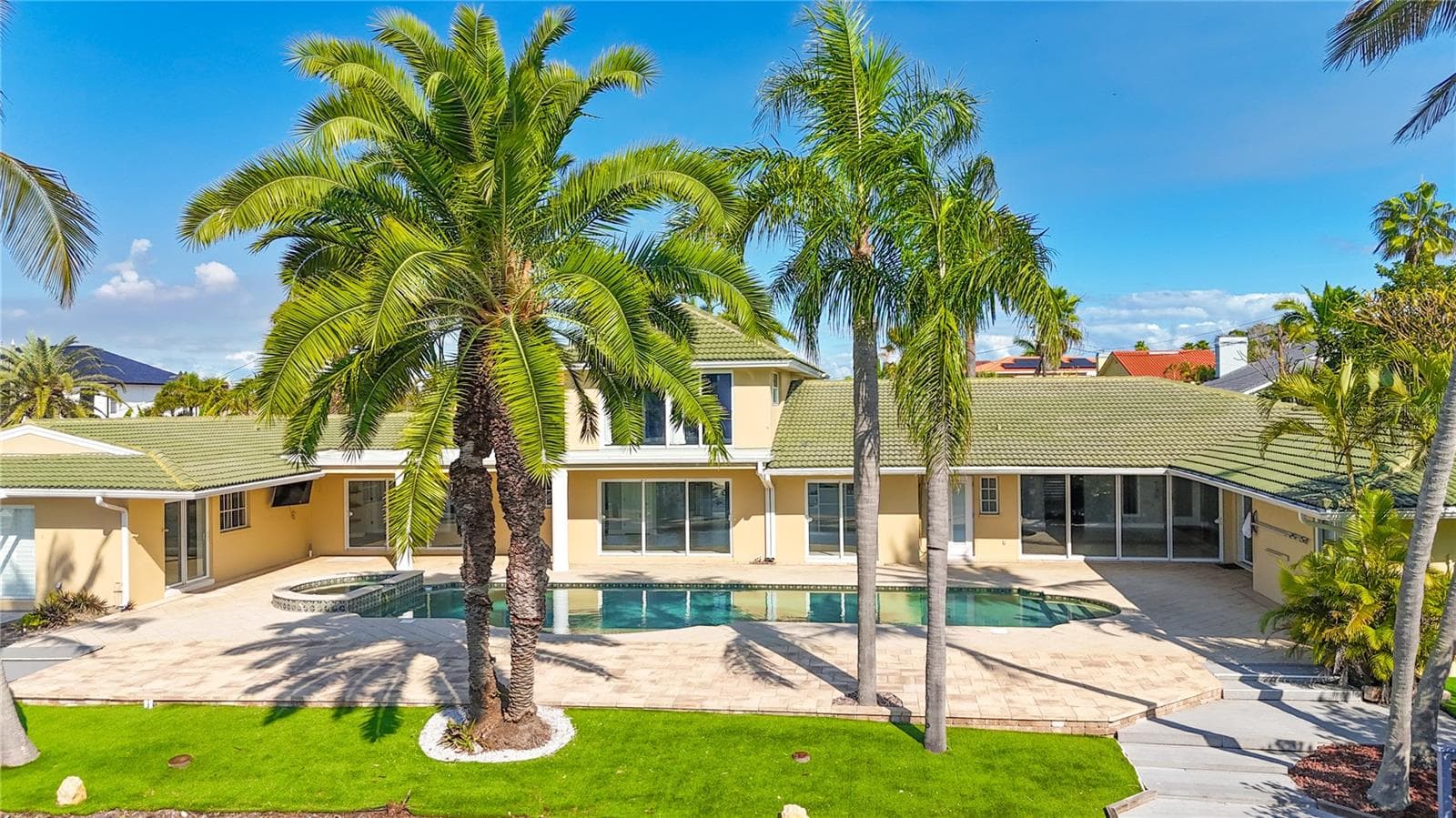 482 Hermosita Dr photo 4