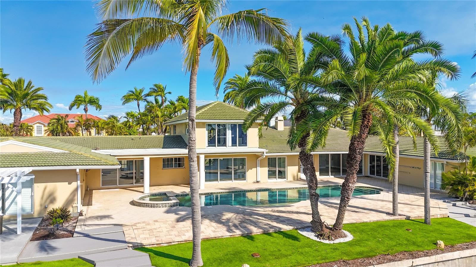 482 Hermosita Dr photo 5