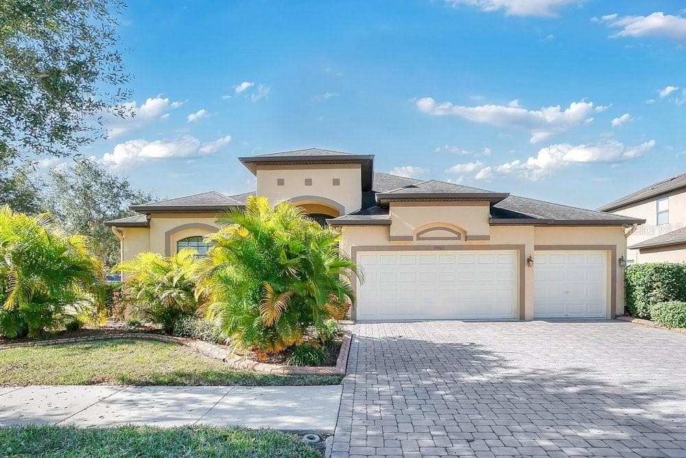 19402 Sweet Grass Way photo 3