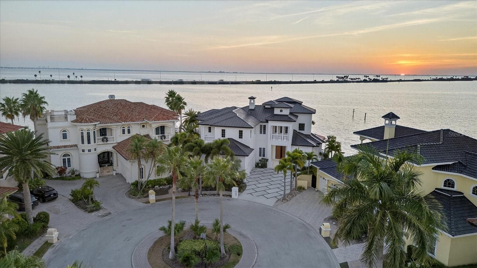 4102 Causeway Vista Dr photo 2