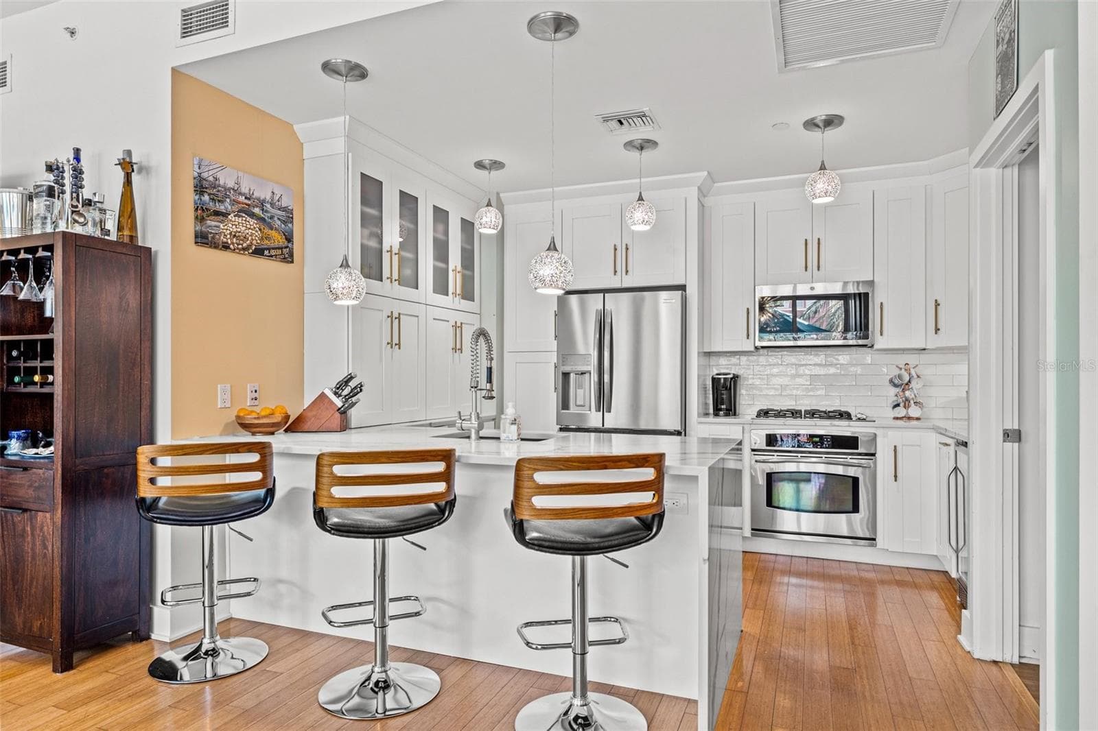 475 2nd St N #201 photo 4