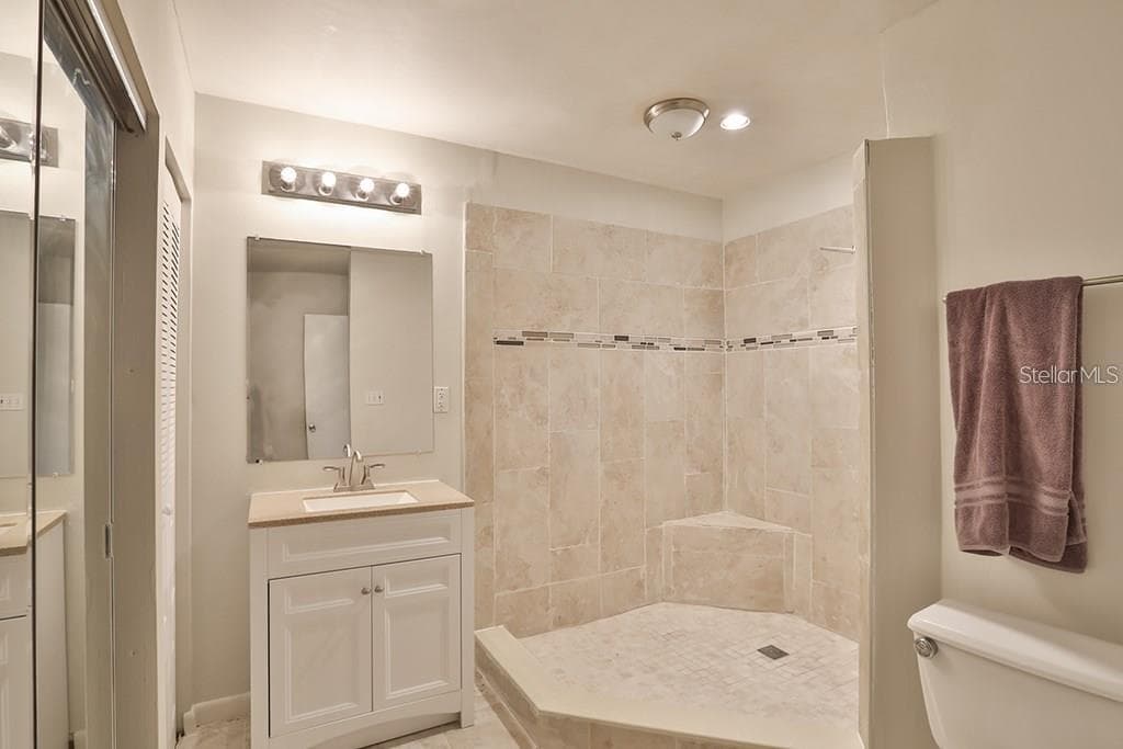 7920 George Washington Ln photo 4