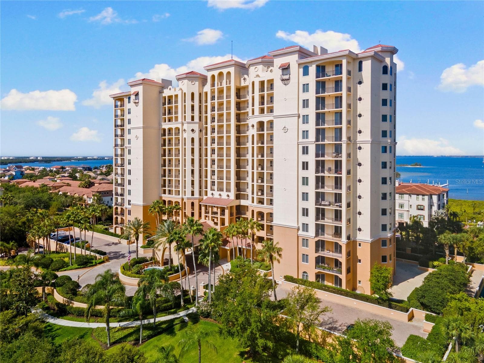 5823 Bowen Daniel Dr #906