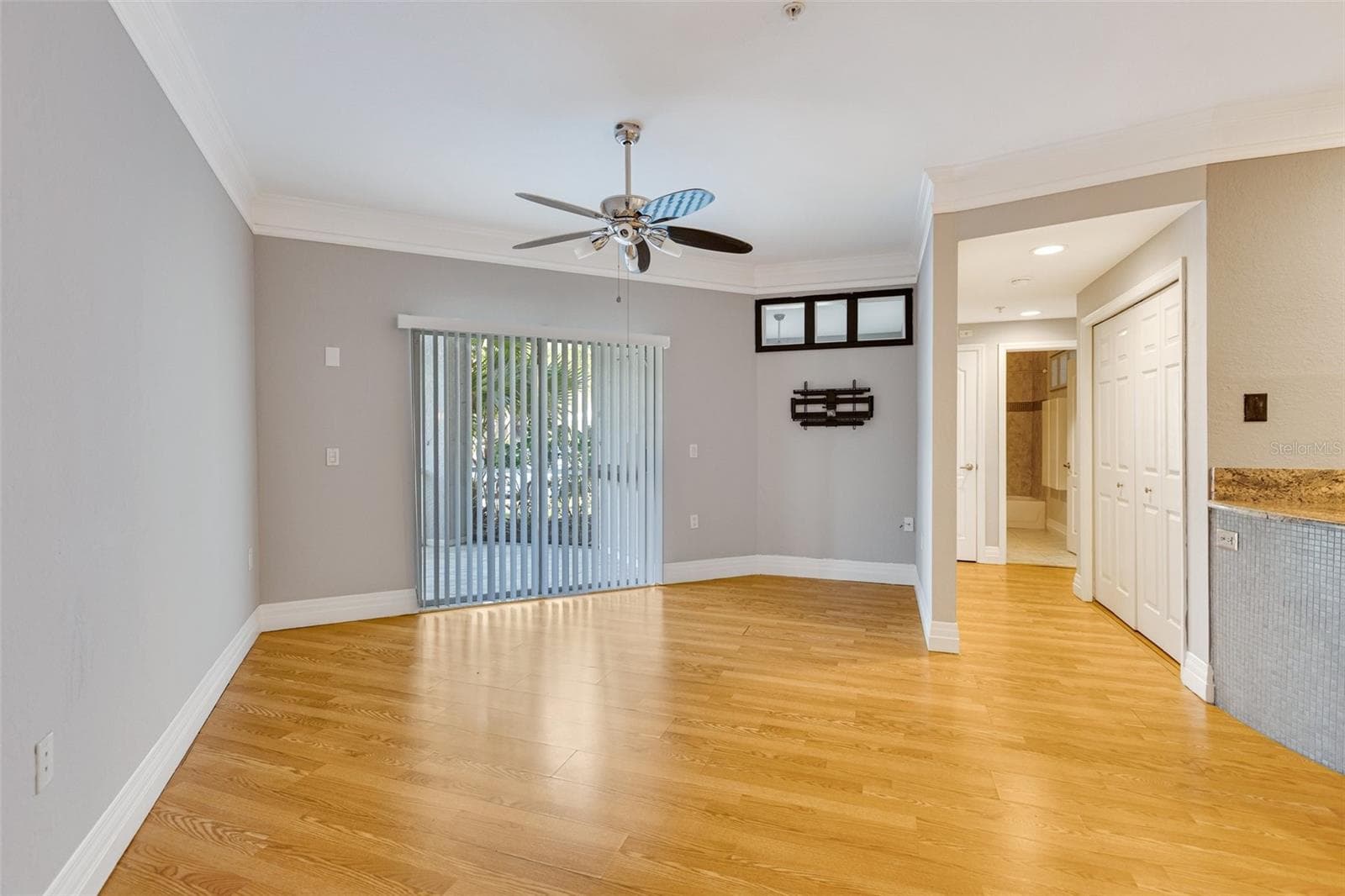 5168 Northridge Rd #106 photo 5