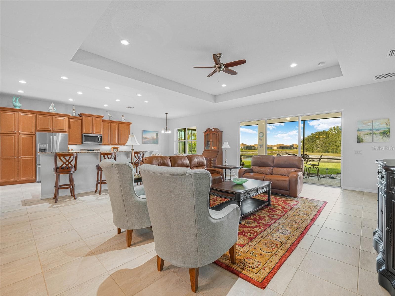 1209 Sawgrass Dr photo 3