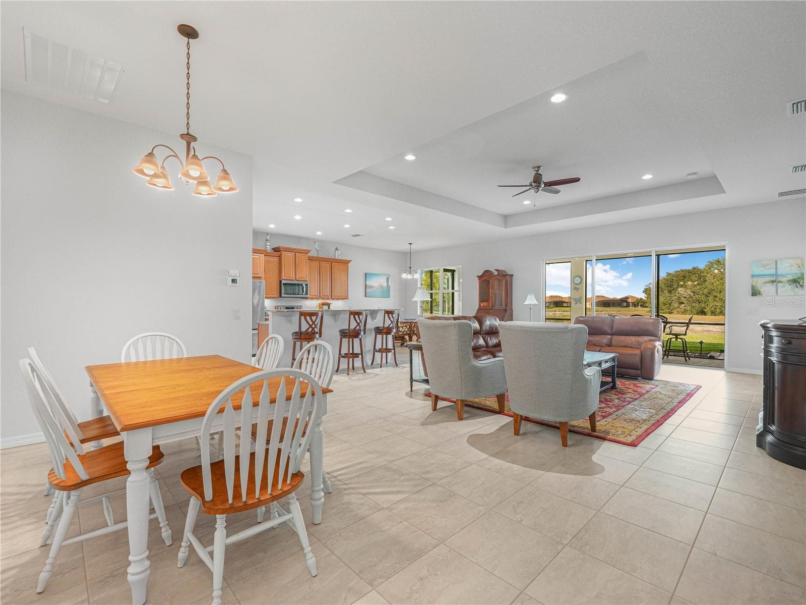1209 Sawgrass Dr photo 4