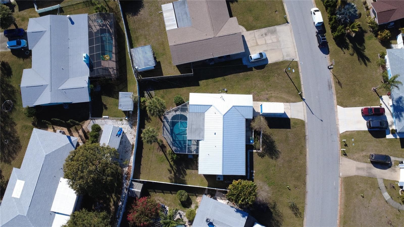 2534 Waneta Dr photo 5