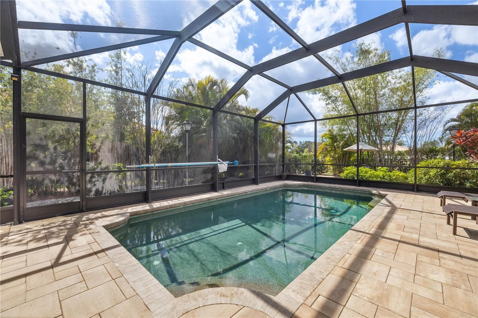 12810 Daisy Pl photo 3