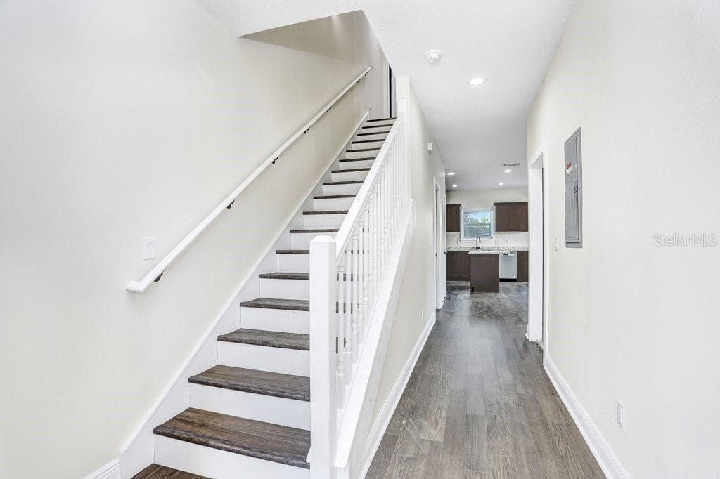 4209 W Woodlawn Ave photo 4
