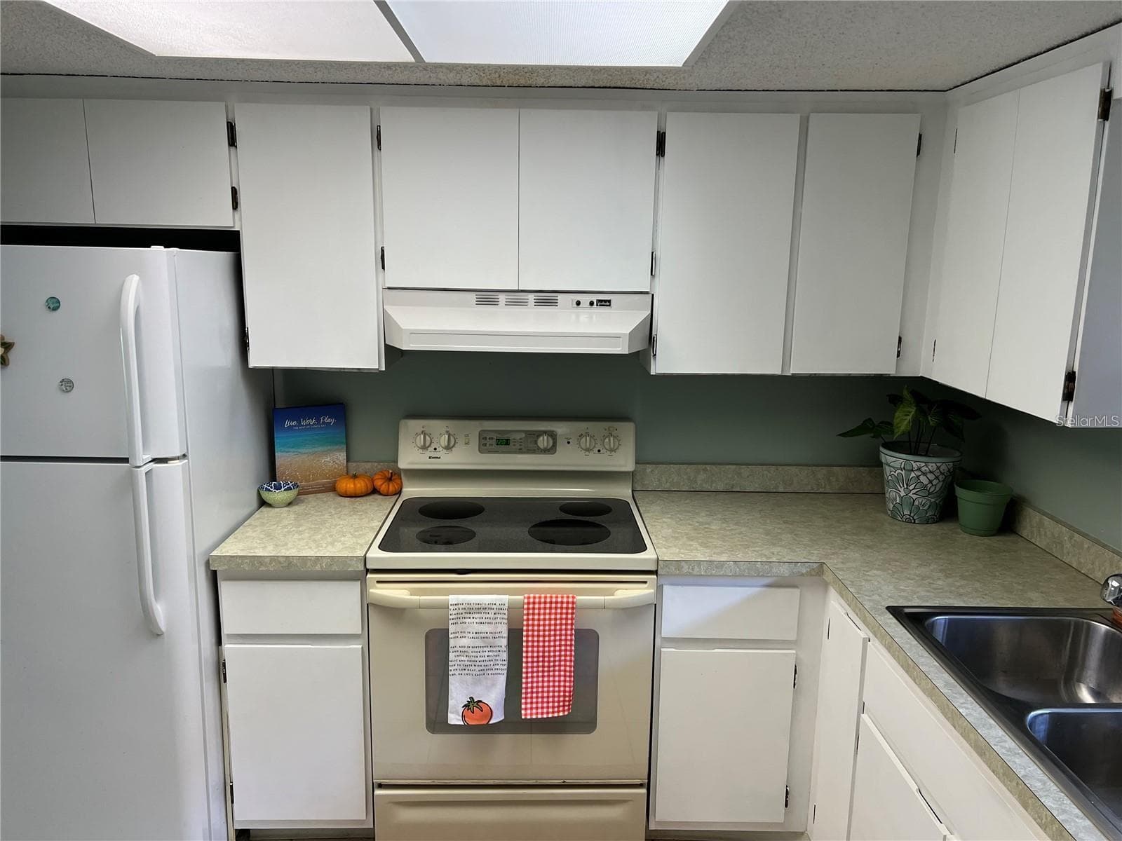1100 E Bay Dr #35 photo 4