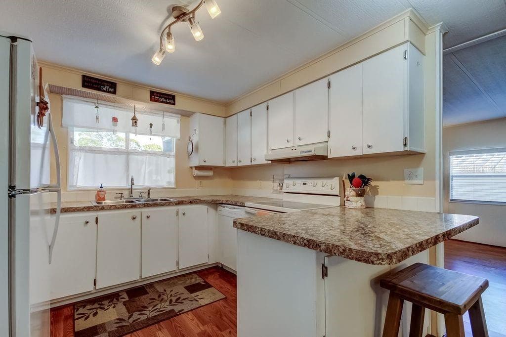 3430 Tiki Dr photo 5