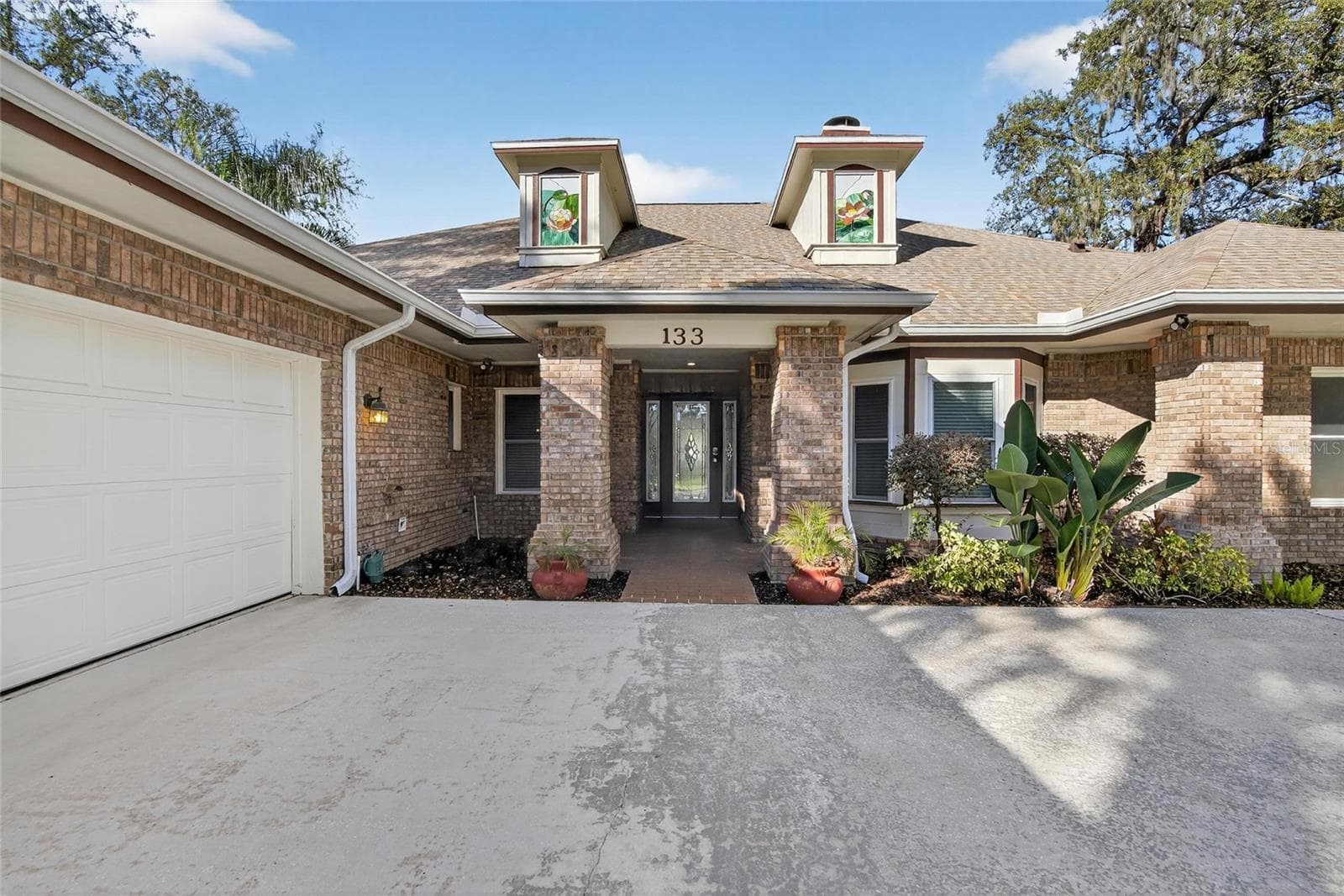 133 Barrington Dr photo 3
