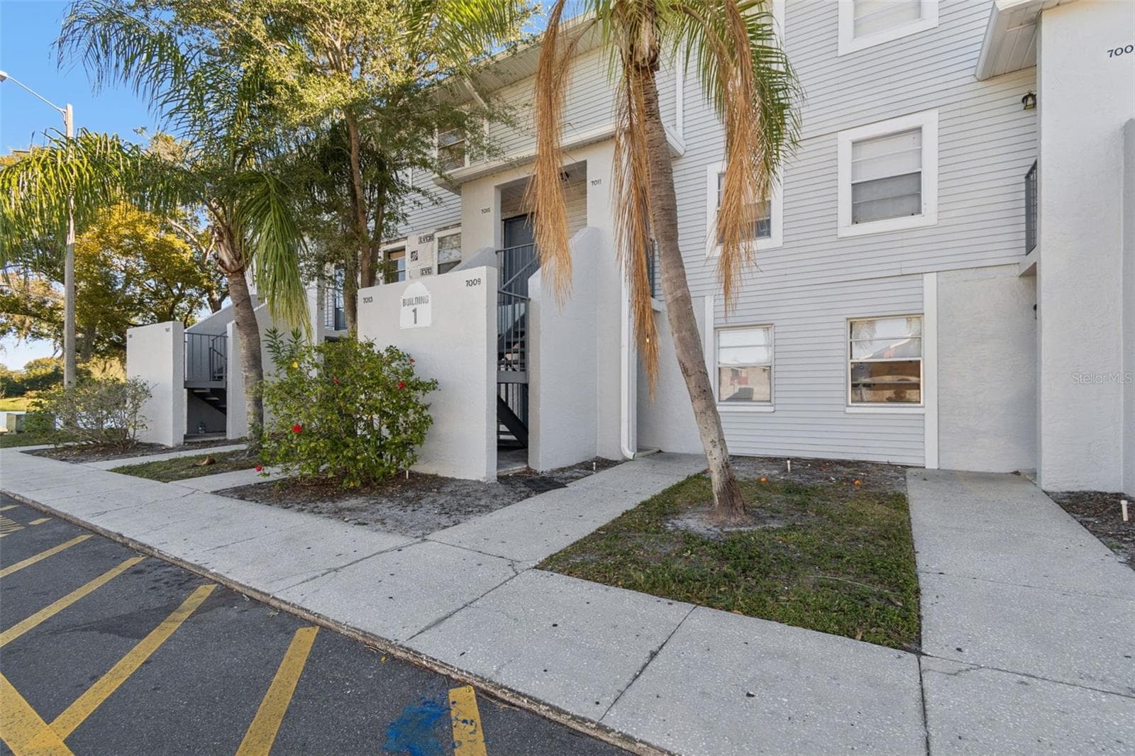7015 Waterside Dr #1